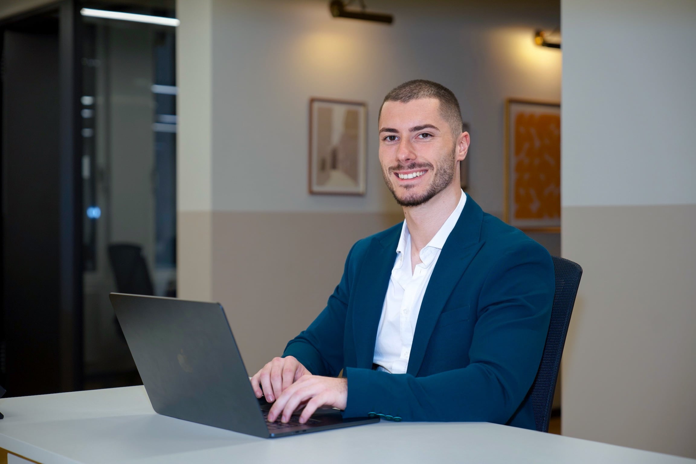 David Spirovski — Gründer und Automatisierungsexperte bei FlowAgentur